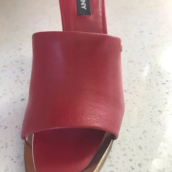Brand new  DKNY sandals, red color, size 6 in box. - Picture 3 of 6
